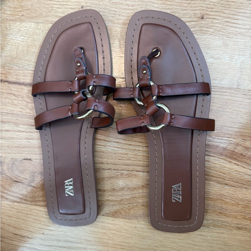 Zara Brown Faux Leather Flat Thong Sandals Gold Ring Hardware Size 39 Womens